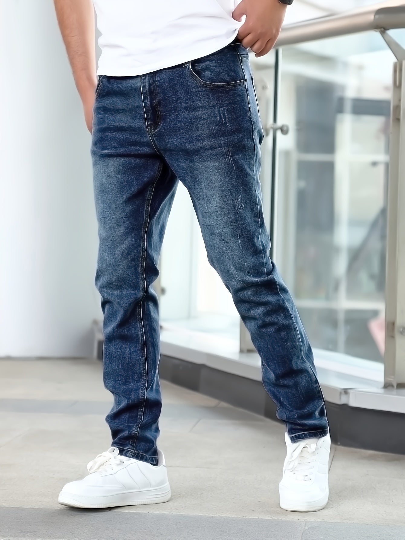 Herrenjeans mit schmaler passform und stretch