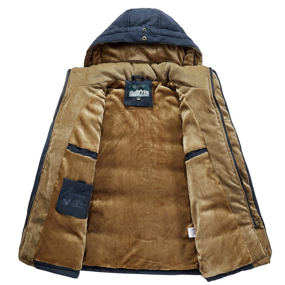 Herren Wintermantel mit warmer Fütterung und Details